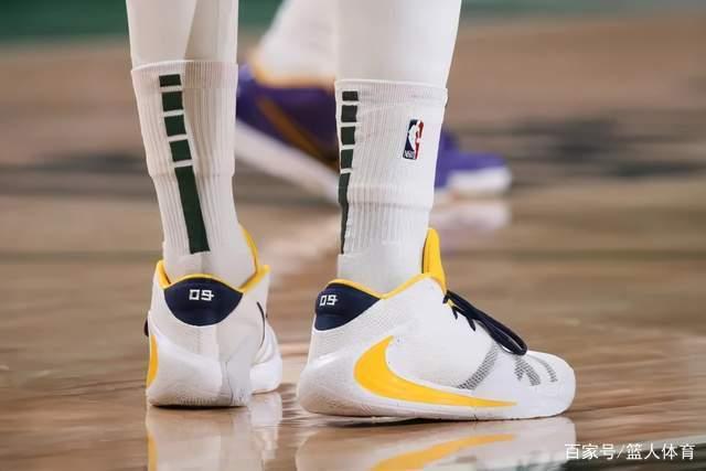 库里22分勇士力克开拓者3连胜 反超湖人回第九