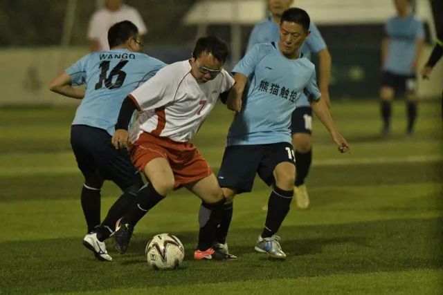 曼城15轮后排第4 上赛季同期也是第4但最终夺冠