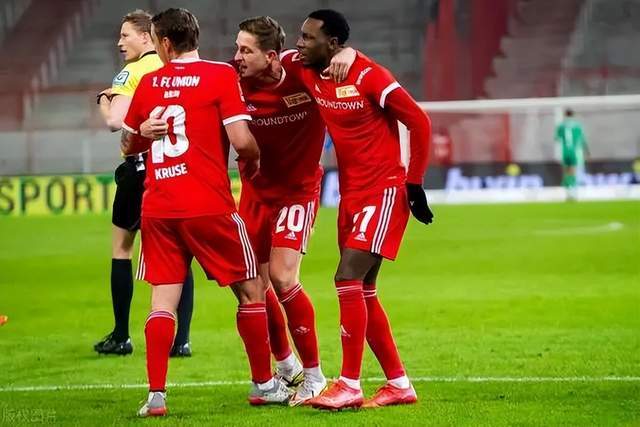 热火大胜活塞止4连败 三巨头49分太阳胜黄蜂