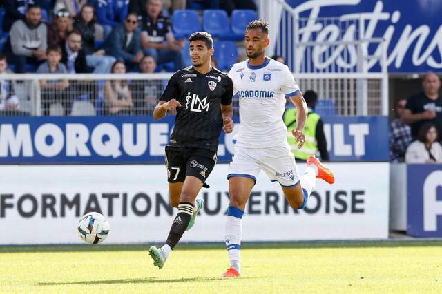 NBA夏联-程帅澎16分 中国男篮50-101惨败国王